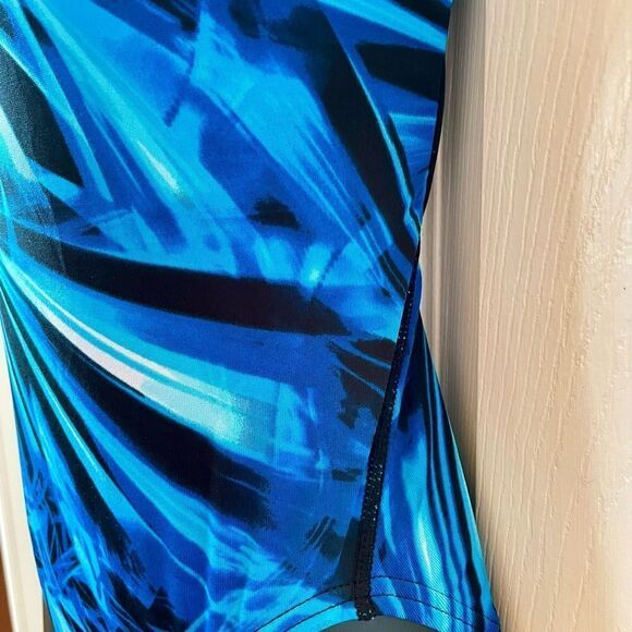 BLACK AND BLUE ONE PIECE BATHING SUIT BY TYR GENTLY LOVED SIZE 32 - Picture 4 of 8